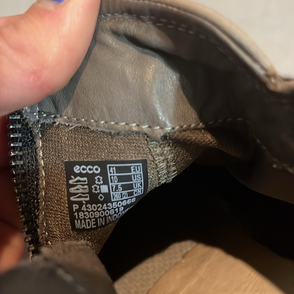 Ecco gray leather lightly used shoes - Picture 4 of 4